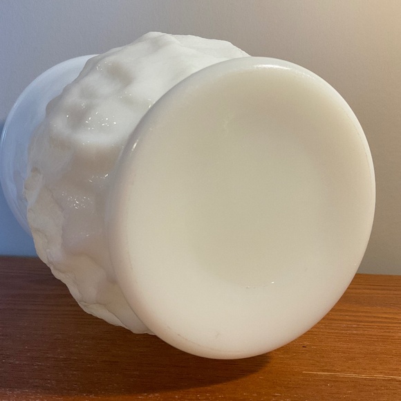 Vintage E.O. Brody Company Milk Glass - Crinkle Glass Flower Vase 8” - Picture 12 of 16